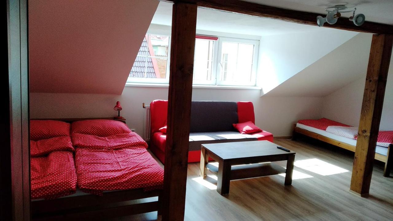 Apartmany Kukacci Hnizdo Benesov nad Ploucnici Bagian luar foto
