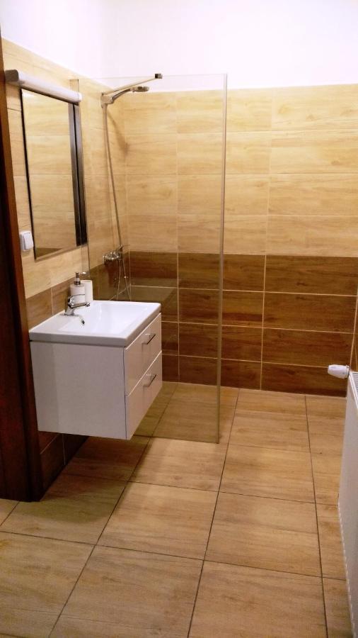 Apartmany Kukacci Hnizdo Benesov nad Ploucnici Bagian luar foto