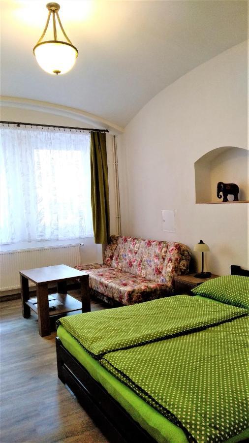 Apartmany Kukacci Hnizdo Benesov nad Ploucnici Bagian luar foto